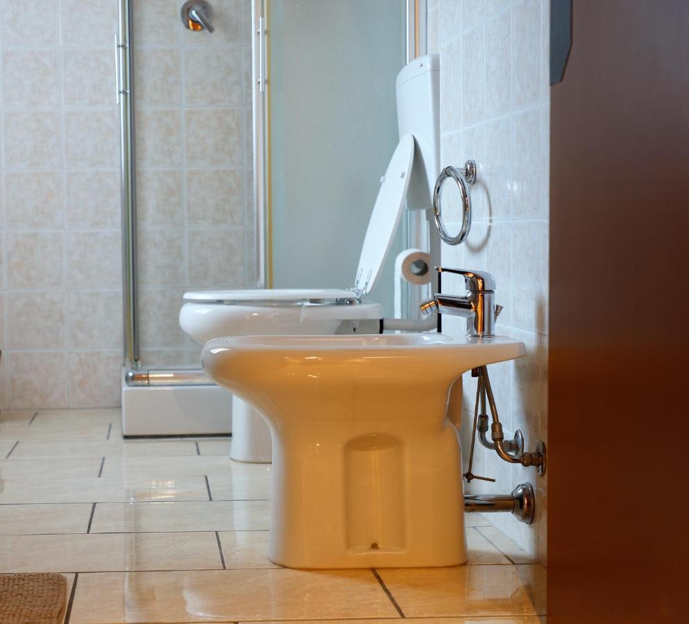 Emily House Vignola Apartment Виньола Екстериор снимка